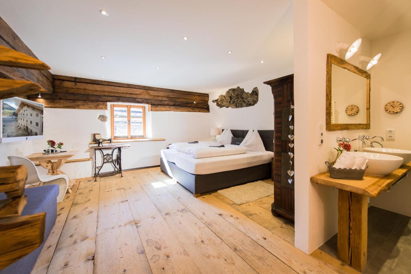 Hotel & Gourmetwirtshaus Kirchenwirt Seit 1326 레오강 외부 사진